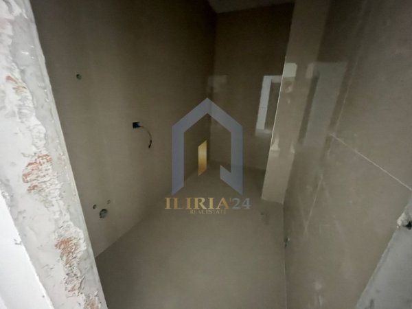 Tirane, shes apartament 1+1+Ballkon Kati 1, 73 m² 155.000 € 