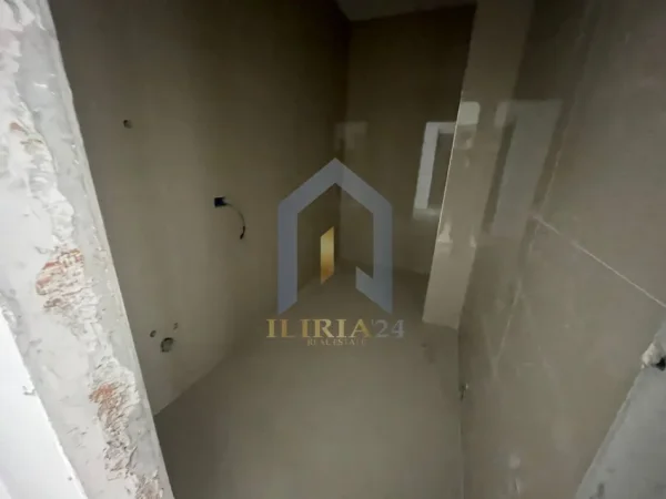 Tirane, shes apartament 1+1+Ballkon Kati 1, 73 m² 155.000 €