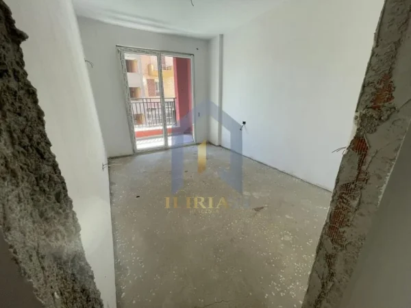 Tirane, shes apartament 1+1+Ballkon Kati 1, 73 m² 155.000 €