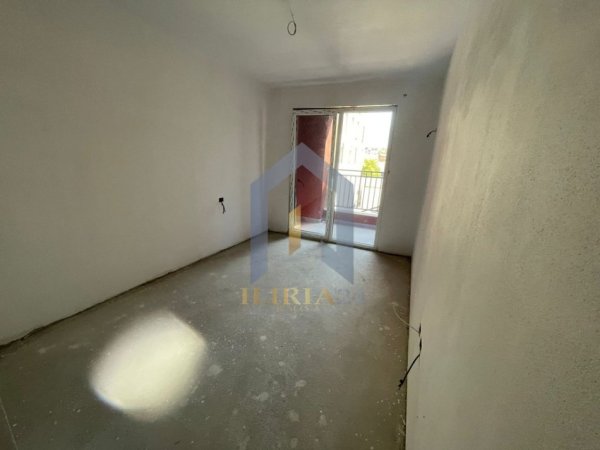 Tirane, shes apartament 1+1 Kati 1, 73 m² 
