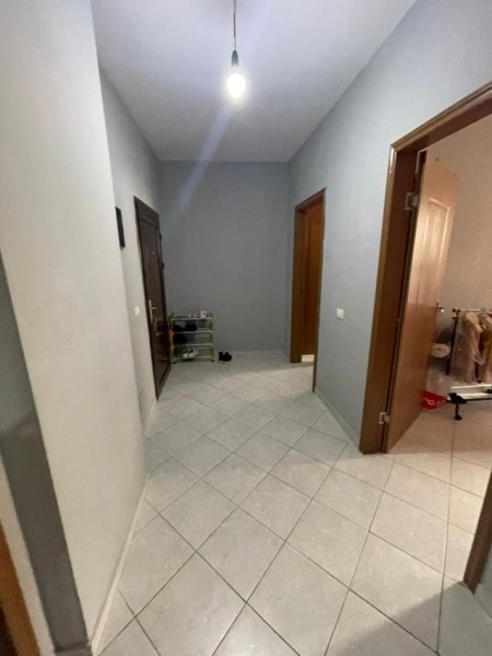 Tirane, jepet me qera apartament 2+1 Kati 5, 85 m² 420 € 