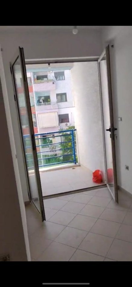 Tirane, jepet me qera apartament 2+1 Kati 4, 96 m² 350 € 