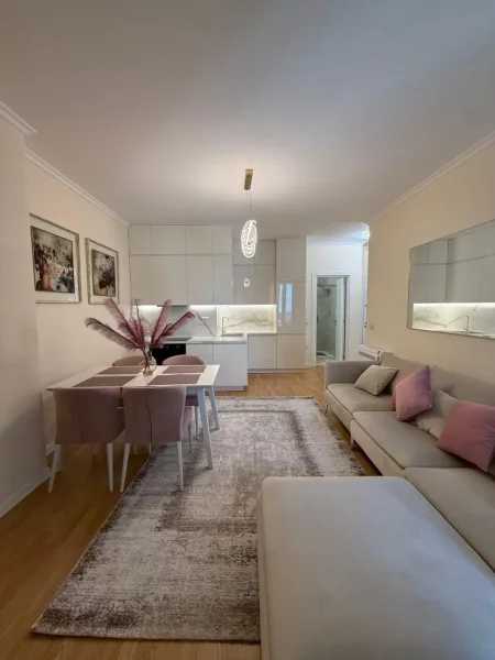 Tirane, jepet me qera apartament 2+1 Kati 4, 85 m² 1.200 € (Rr e Kosovareve)