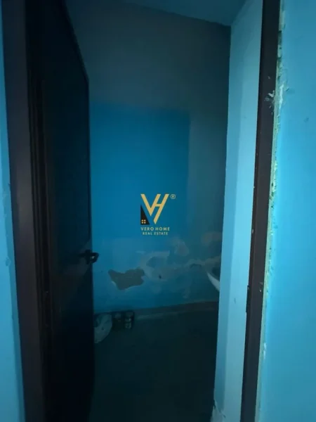 Tirane, jepet me qera dyqan Kati 0, 40 m² 500 € (STADIUMI DINAMO)