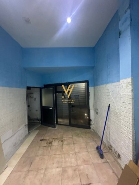 Tirane, jepet me qera dyqan Kati 0, 40 m² 500 € (STADIUMI DINAMO)