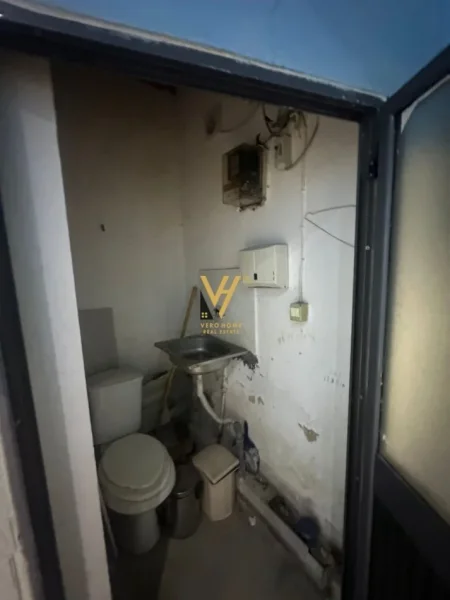 Tirane, jepet me qera dyqan Kati 0, 40 m² 500 € (STADIUMI DINAMO)