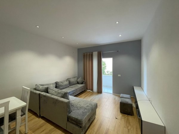 Tirane, jepet me qera apartament 1+1 Kati 0, 50 m² 350 € 