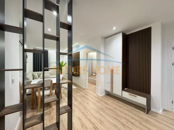 Tirane, shitet apartament 1+1+Ballkon Kati 5, 70 m² 175,000 € (Rruga Fortuzi)