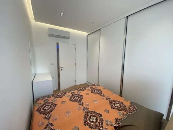 Tirane, jepet me qera apartament 2+1 Kati 1, 80 m² 600 € (selite)