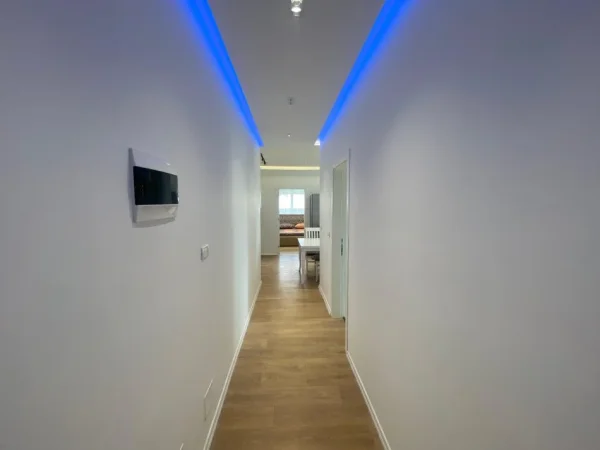 Tirane, jepet me qera apartament 2+1 Kati 1, 80 m² 600 € (selite)