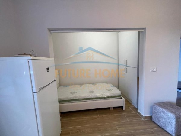 Tirane, jepet me qera garsonier 1+1 Kati 2, 29 m² 300 € (Rruga e bogdaneve)