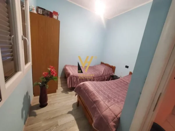 Tirane, jepet me qera Vile 2 Katshe Kati 0, 290 m² 1.000 € (SAUK)