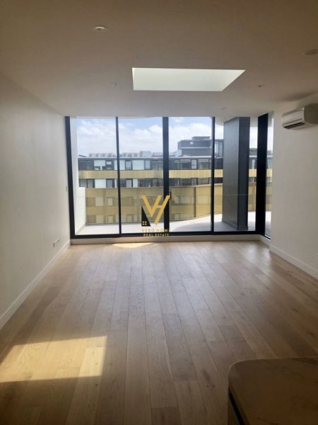 Tirane, jepet me qera zyre Kati 1, 100 m² 2.000 € (BLLOK)