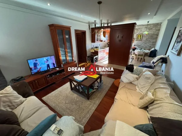 Tirane, shitet apartament 2+1+Ballkon Kati 4, 222 m² 225.000 € (Ali Dem, prane Fushes)