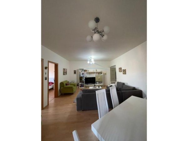 Tirane, shitet apartament 2+1+Ballkon Kati 10, 91 m² (Komuna e Parisit)