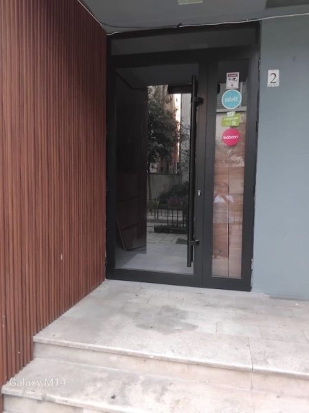 Tirane, jepet me qera dyqan Kati 0, 33 m² 500 € (RRUGA ELBASANIT)