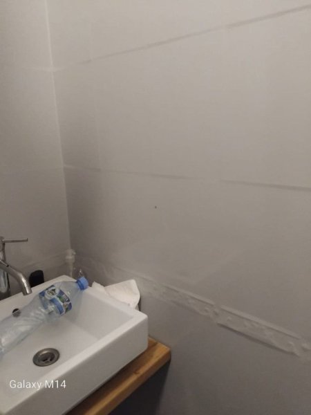 Tirane, jepet me qera dyqan Kati 0, 33 m² 500 € (RRUGA ELBASANIT)