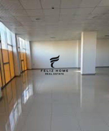 Tirane, jepet me qera ambjent biznesi Kati 2, 1.000 m² 10.000 € (XHAMLLIKU)