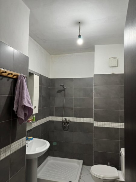 Tirane, jepet me qera apartament 2+1+Ballkon , 80 m² 0 € (yzberish)