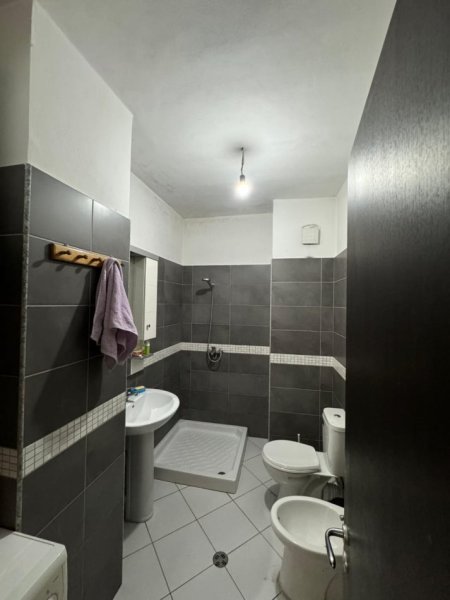 Tirane, jepet me qera apartament 2+1+Ballkon , 80 m² 0 € (yzberish)