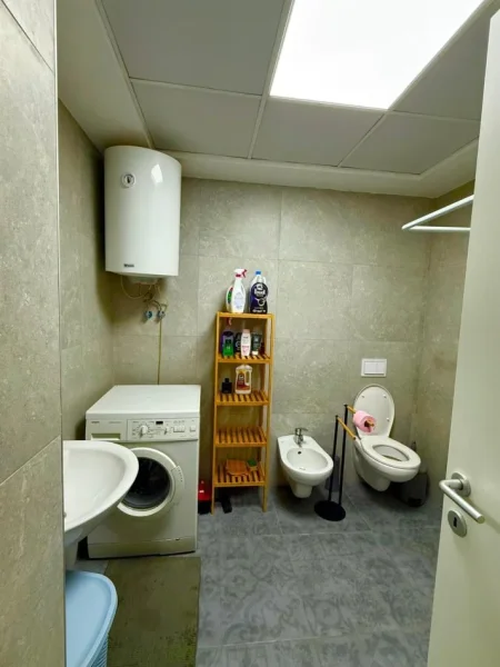 Tirane, jepet me qera apartament 2+1+Ballkon Kati 4, 96 m² 750 € (Don BOSKO)