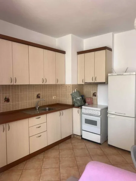 Tirane, jepet me qera apartament 2+1+Ballkon Kati 5, 96 m² 400 € (ASTIR AFER SANTANA)