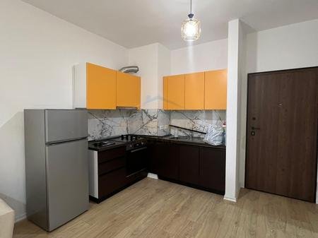 Tirane, jepet me qera apartament 1+1 Kati 10, 65 m² 420 € (Yzberisht)