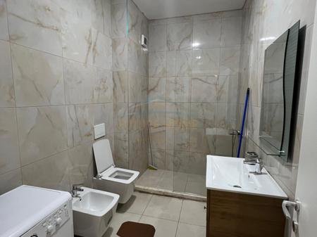 Tirane, jepet me qera apartament 1+1 Kati 10, 65 m² 420 € (Yzberisht)