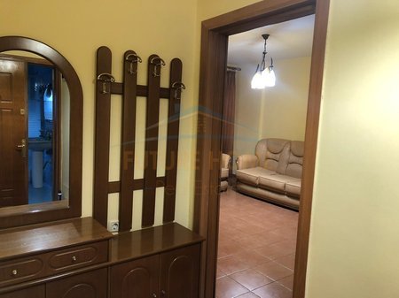 Tirane, jepet me qera apartament 1+1 Kati 6, 75 m² 500 € (ish parku autobuzave)