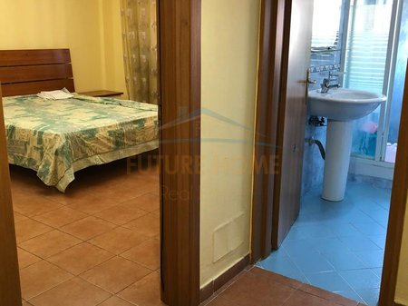 Tirane, jepet me qera apartament 1+1 Kati 6, 75 m² 500 € (ish parku autobuzave)