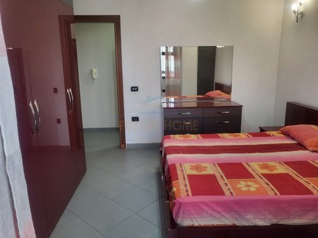 Tirane, jepet me qera apartament 1+1 Kati 4, 110 m² 450 € (MINE PEZA)