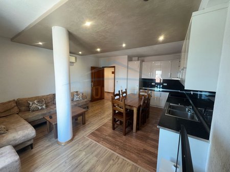 Tirane, jepet me qera apartament 2+1 Kati 4, 105 m² 460 € (SHKOLLA KICO BLUSHI)
