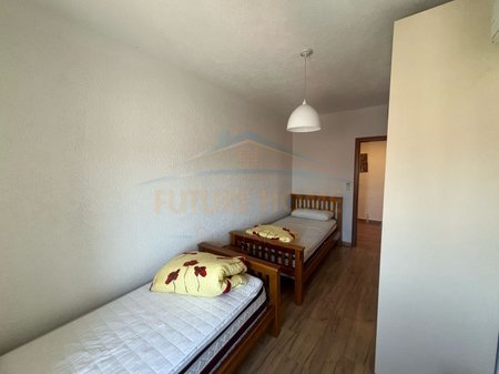 Tirane, jepet me qera apartament 2+1 Kati 4, 105 m² 460 € (SHKOLLA KICO BLUSHI)