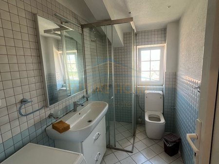 Tirane, jepet me qera apartament 2+1 Kati 4, 105 m² 460 € (SHKOLLA KICO BLUSHI)
