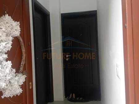 Tirane, jepet me qera apartament 1+1 Kati 1, 92 m² 350 € (Rruga 5 maji)