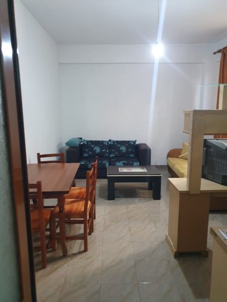 Tirane, jepet me qera apartament 1+1 Kati 1, 70 m² 260 € (Yzberisht)