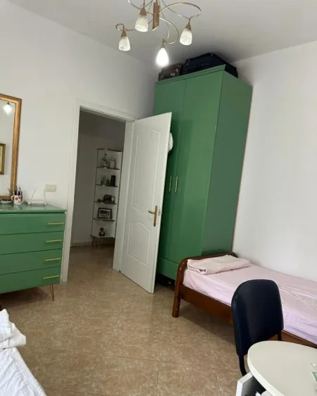Tirane, jepet me qera apartament 2+1 Kati 4, 107 m² 750 € 
