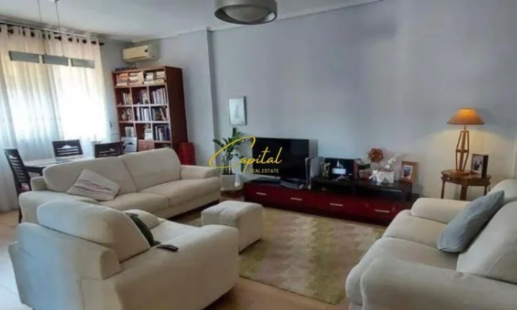 Tirane, jepet me qera apartament 2+1 Kati 3, 97 m² 650 € (KOMUNA E PARISIT)