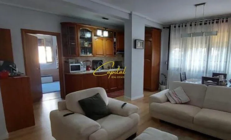 Tirane, jepet me qera apartament 2+1 Kati 3, 97 m² 650 € (KOMUNA E PARISIT)