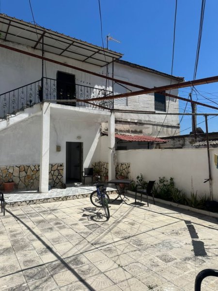 !Dhene! Durres, jepet me qera shtepi 3+1+Ballkon , 70 m² 300 € (Rr. Sefer Efendiu)