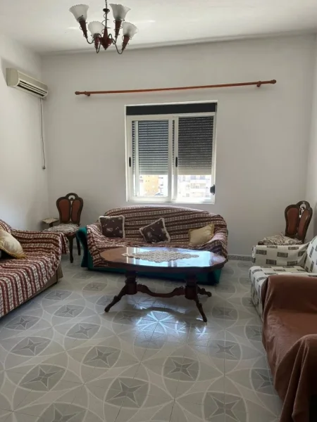 !Dhene! Durres, jepet me qera shtepi 3+1+Ballkon , 70 m² 300 € (Rr. Sefer Efendiu)