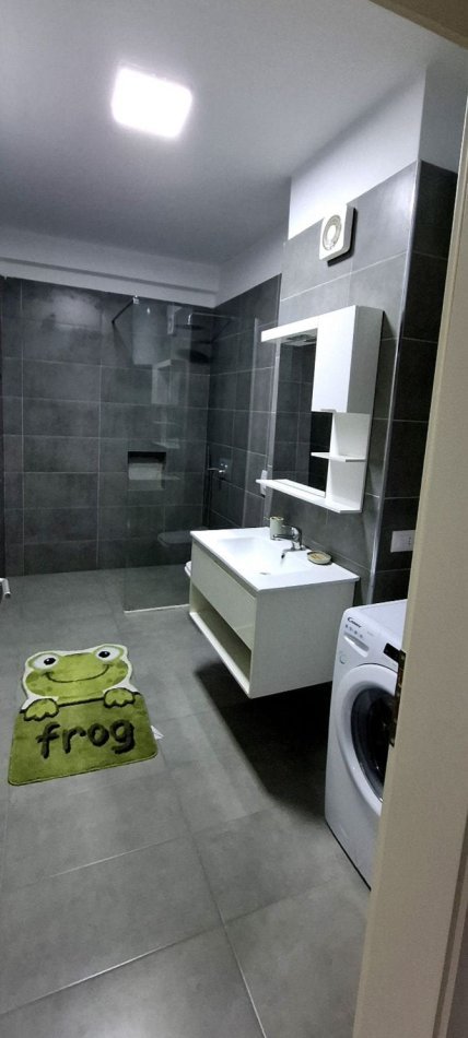 Tirane, jepet me qera apartament 1+1+Ballkon Kati 6, 78 m² 550 € (fusha e aviaciont)