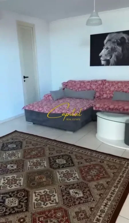 Tirane, jepet me qera apartament 1+1 Kati 8, 70 m² 500 € (RRUGA FORTUZI)