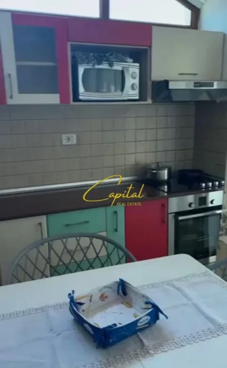 Tirane, jepet me qera apartament 1+1 Kati 8, 70 m² 500 € (RRUGA FORTUZI)