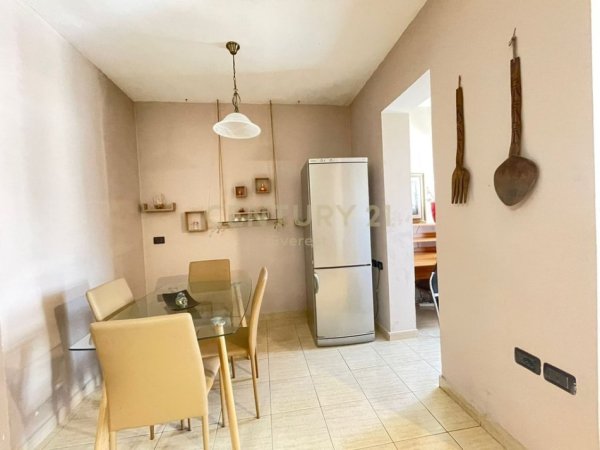 Tirane, jepet me qera apartament 1+1 Kati 4, 80 m² 500 € 