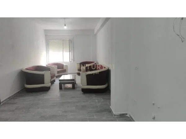 Tirane, shes apartament 1+1 Kati 1, 66 m² 77.000 € (Fresku)