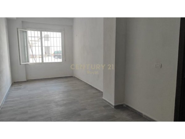 Tirane, shes apartament 1+1 Kati 1, 66 m² 77.000 € (Fresku)