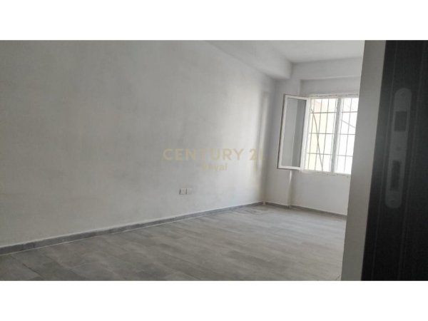 Tirane, shes apartament 1+1 Kati 1, 66 m² 77.000 € (Fresku)