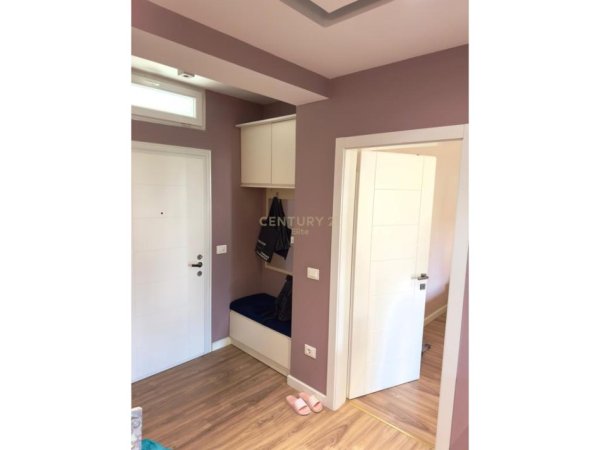 Tirane, jap me qera apartament 1+1 Kati 3, 62 m² 650 € (Ambasada Amerikane)