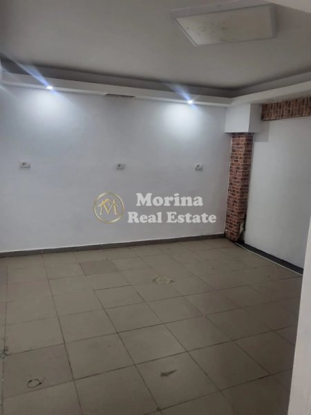 Tirane, jepet me qera ambjent biznesi Kati 1, 82 m² 450 € (Komuna e Parisit)
